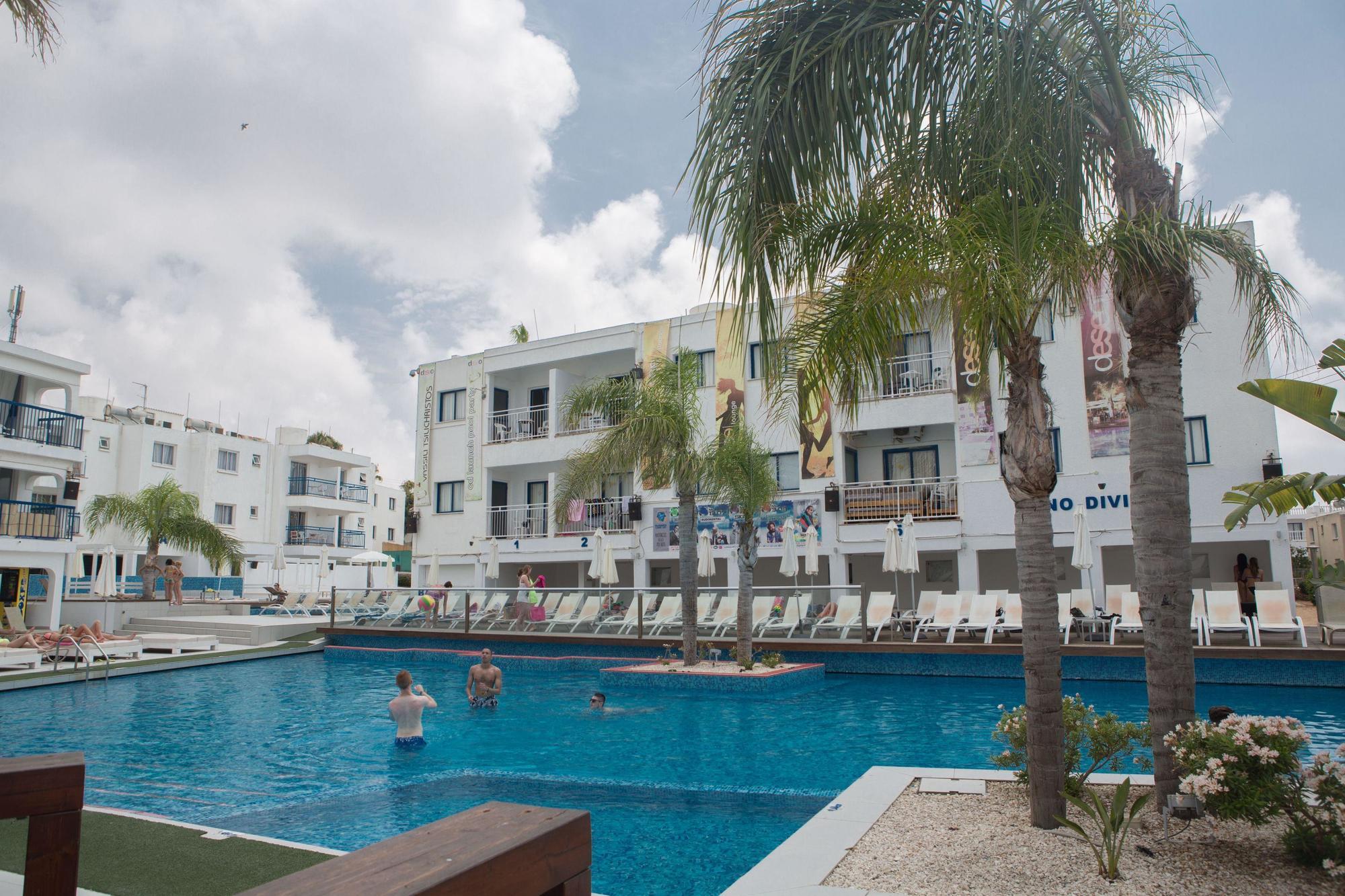 Tsokkos Holidays Hotel Apartments 圣纳帕 外观 照片
