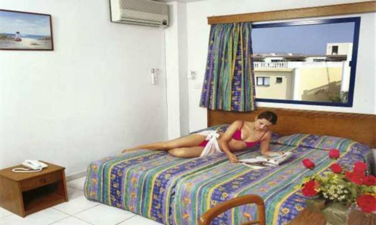 Tsokkos Holidays Hotel Apartments 圣纳帕 外观 照片